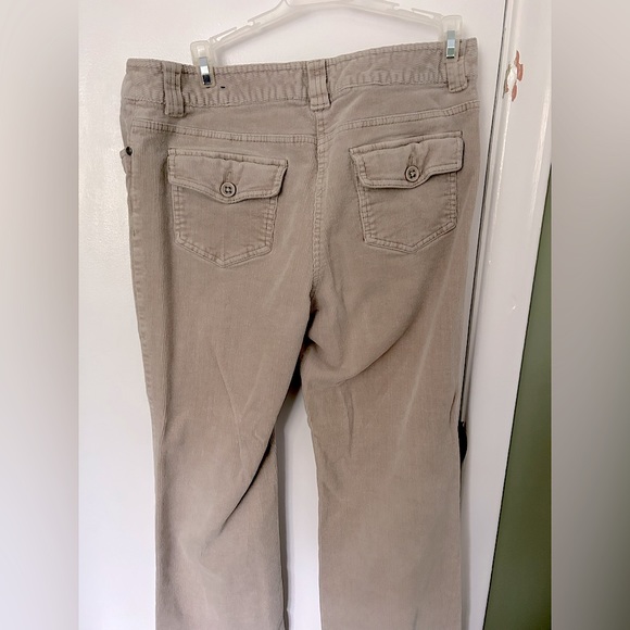 Reitmans petite corduroy straight leg beige pants - Picture 3 of 3